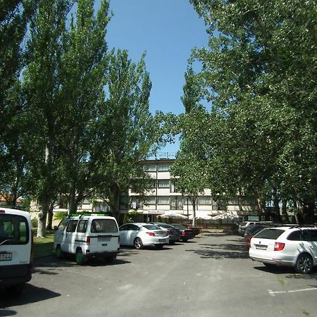 Touring Hotel Agard Gárdony Exterior foto